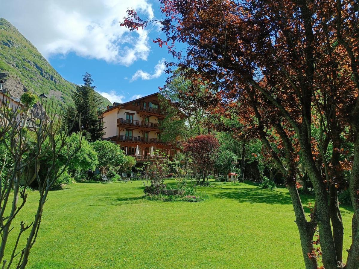 טווסקאן Hotel Estanys Blaus מראה חיצוני תמונה